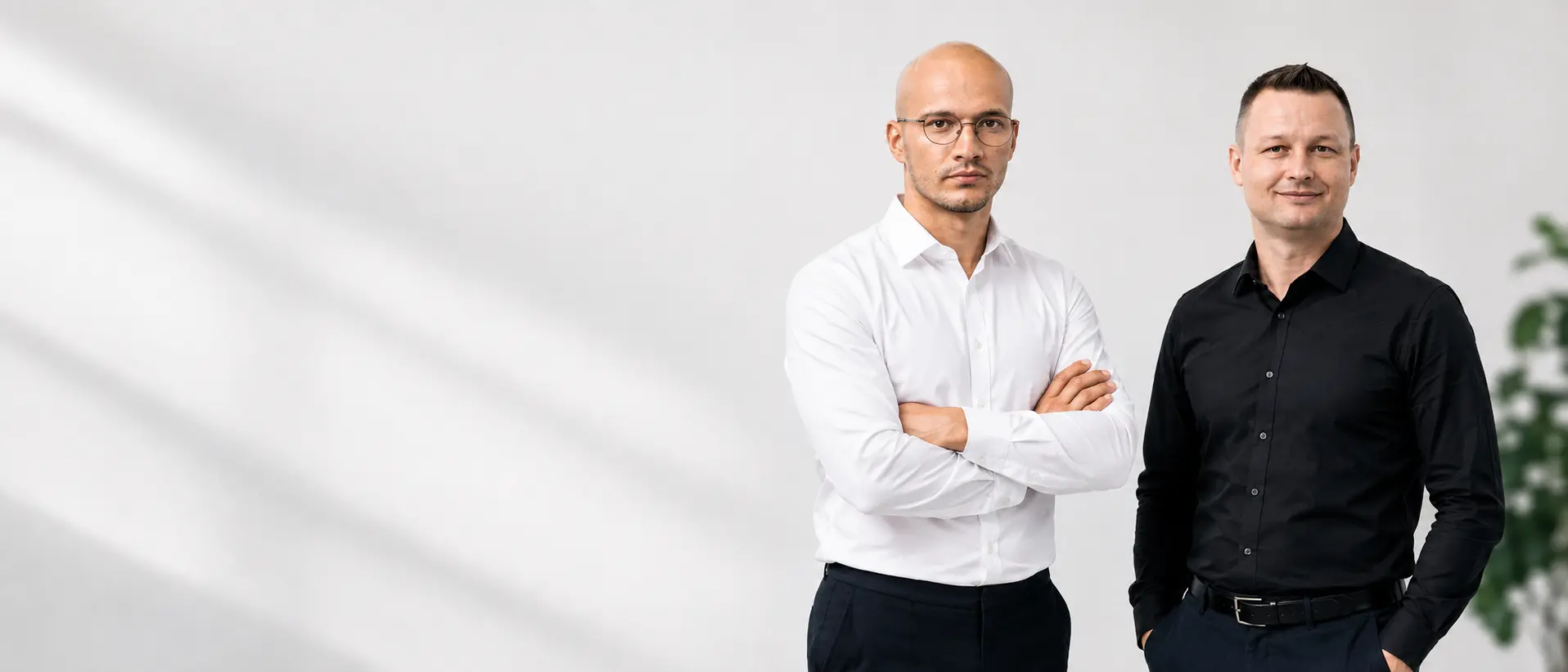 Dawid i Adam ze SprzedamSzybko.pl - zespół zajmujący się skupem nieruchomości